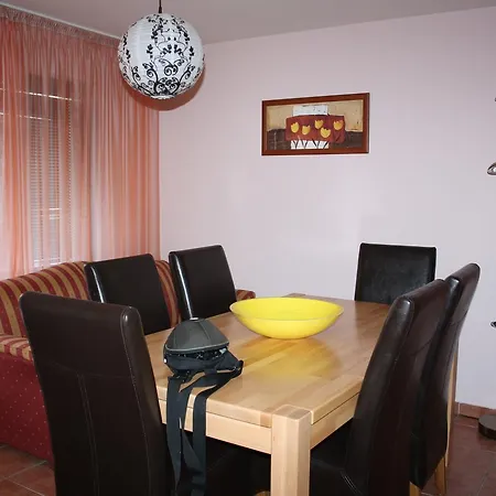 شقة House For Rent توزلا